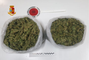 Corigliano Rossano, arrestati 4 giovani sorpresi a trasportare 2 kg di marijuana