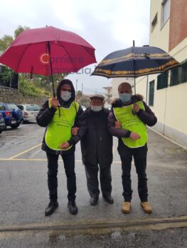 Lamezia Terme, con serenità gli over 80 hanno ricevuto la prima dose di Pfizer nella parrocchia di San Francesco di Paola