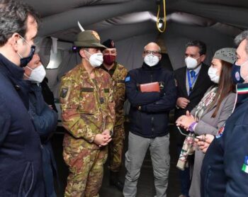 Mario Occhiuto scrive a Figliuolo e Spirlì: "A Cosenza mancano i vaccini"