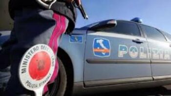 Cosenza, scippa un telefono ad una donna poi aggredisce la Polizia intervenuta, arrestato 28enne