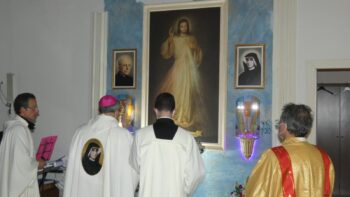 Lamezia Terme, mons. Schillaci celebra la Festa della Divina Misericordia al Santuario Diocesano San Giovanni Paolo II