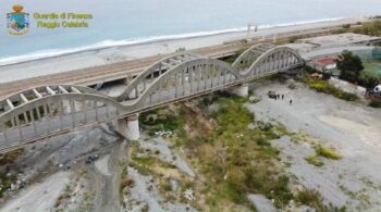 Sequestrato il ponte di "Pilati" a Melito Porto Salvo, viadotto sulla fiumara "Tuccio" a rischio crollo