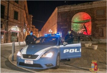 Catanzaro, arrestati due pluripregiudicati dopo un rocambolesco inseguimento