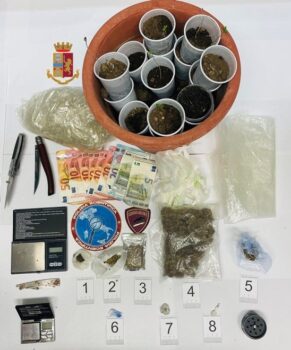 Catanzaro, 26enne ai domiciliari produceva e spacciava in casa, arrestato