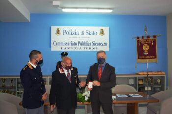 Lamezia Terme, consegnate medaglie di commiato a personale della Polizia di Stato collocato in quiescenza