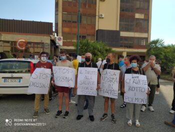 "Lamezia s'è desta ed è stanca di subire", protesta contro i fumi tossici