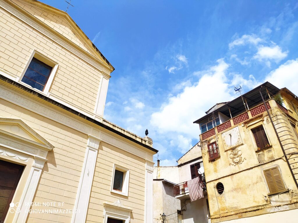 Lamezia Terme, l'antica meridiana, simbolo per eccellenza del centro storico sambiasino