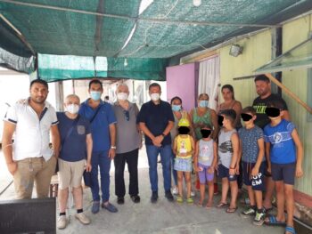 Lamezia Terme, la Caritas in visita al campo rom di Scordovillo