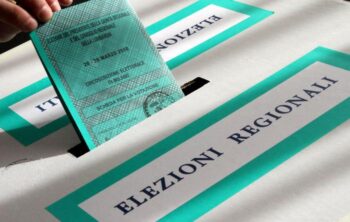 Regionali, secondo la prima Proiezione in netto vantaggio Roberto Occhiuto con il 52,9%, il 25,6% per Amalia Bruni