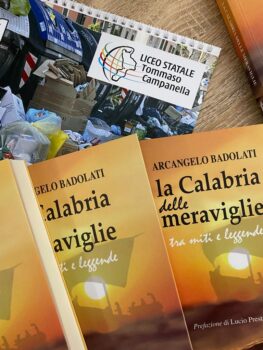 Lamezia Terme, il Liceo “Campanella” celebra "La Calabria delle meraviglie" di Arcangelo Badolati