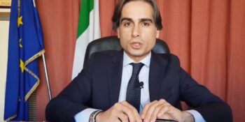 Proiettile sul davanzale del Comune a Siderno, Falcomatà: "Innalzare livello di attenzione a tutela delle istituzioni democraticamente elette"