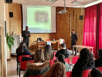 Workshop sulla lotta alla contraffazione, Gdf Catanzaro incontra studenti dell'ITT "B. Chimirri"