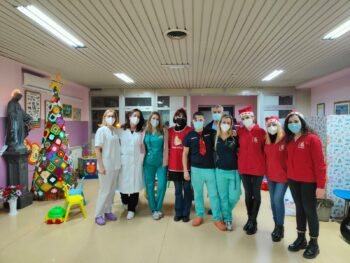 “La Comunità Gesù Ama” regala un sorriso ai bambini del Reparto di Pediatria di Lamezia Terme