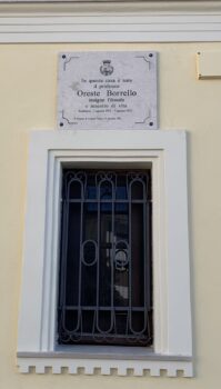 Lamezia Terme, targa commemorativa al filosofo Oreste Borrello