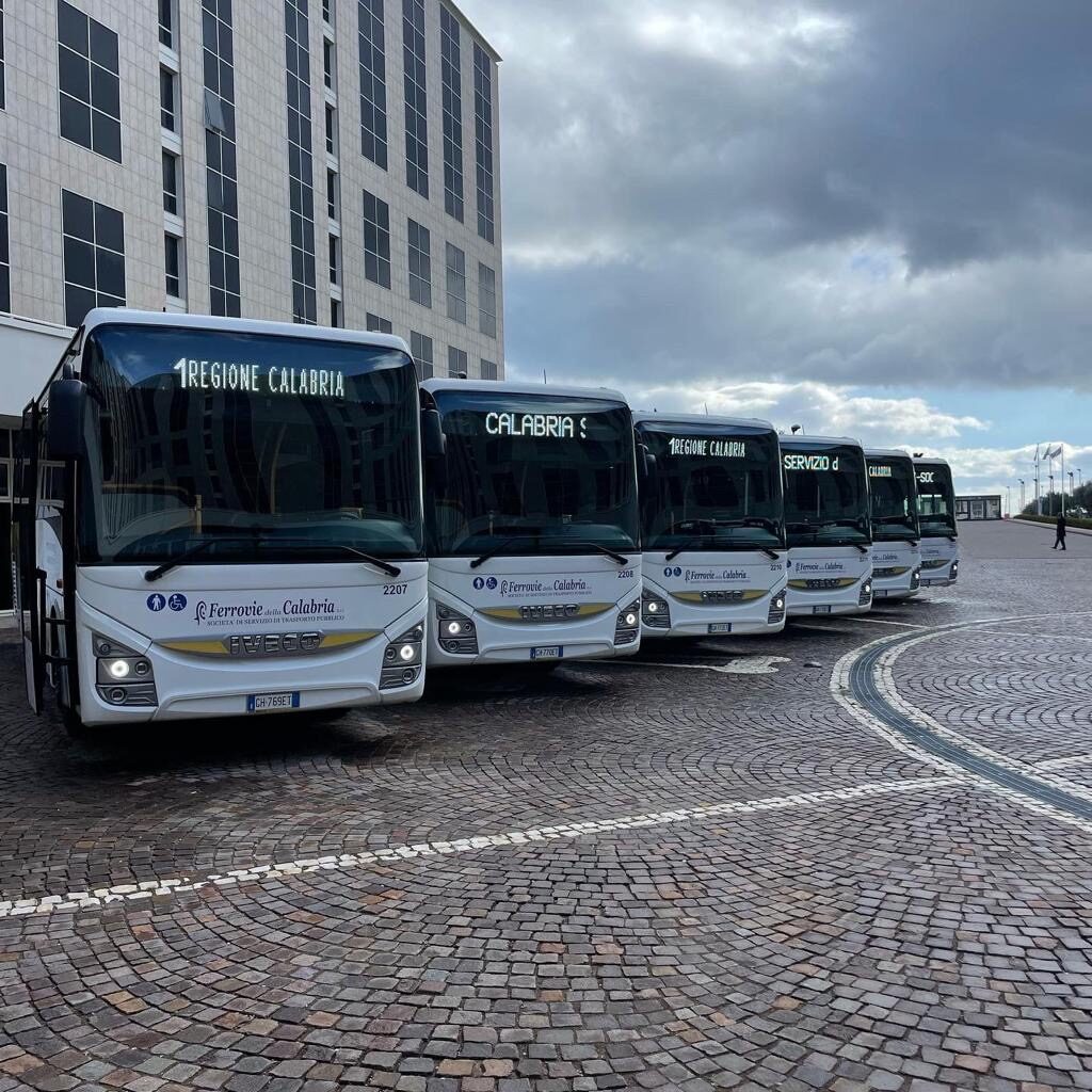 Presentati a Catanzaro i nuovi autobus di Ferrovie della Calabria