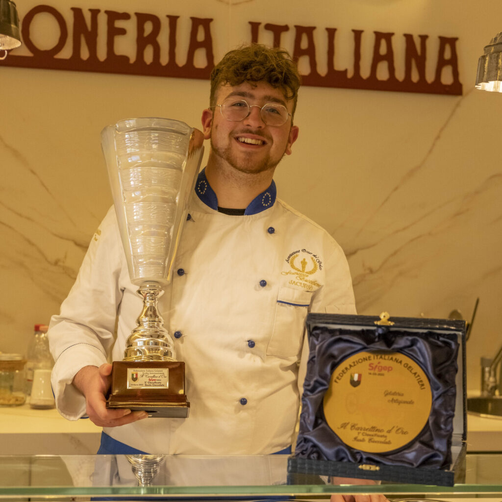 Francesco Buccafurni (Coneria Italiana) incanta il SIGEP con il Gelato di Jacurso