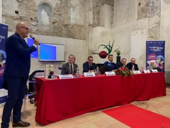 Presentato oggi "La Tropea Experience – Festival della Cipolla Rossa" in programma da venerdì 29 aprile a domenica 1° maggio