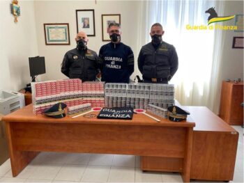 Maxi sequestro di sigarette di contrabbando, arrestato 48enne, il carico avrebbe fruttato un milione e mezzo di euro