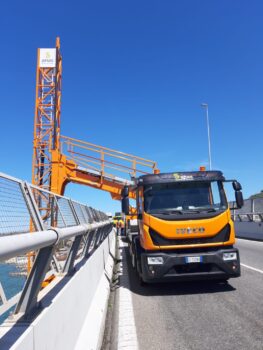 Ispezioni in corso sul viadotto "Raccordo al porto di Reggio Calabria" con l’utilizzo del by-bridge