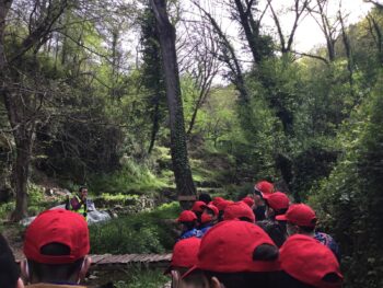 Gli alunni delle classi quinte dell’IC Ardito Don Bosco, alla scoperta dell’incantevole “Antico mulino delle fate”