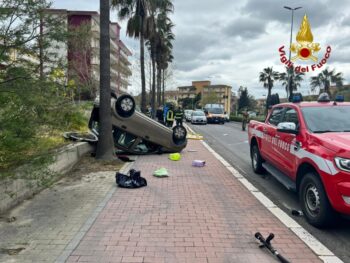 Incidente stradale Crotone, feriti tre giovani