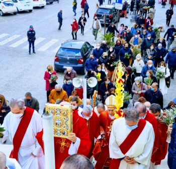 Domenica delle Palme. Vescovo Schillaci: “Anche oggi le pietre possano gridare pace”