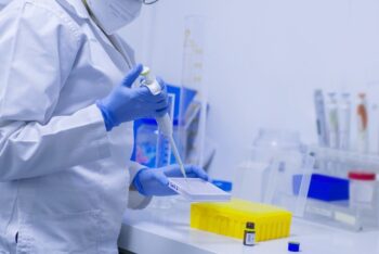 Laboratorio Unical contribuisce alla scoperta del primo caso Omicron 4 d’Italia