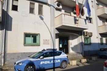 All'uscita da scuola colpisce alle spalle coetaneo con una mazza di ferro, denunciato un minore a Gioia Tauro