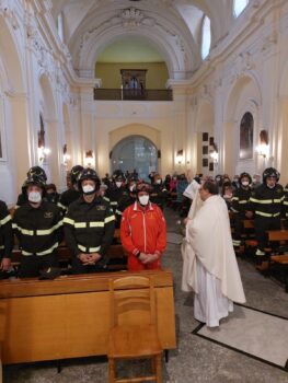 A Lamezia cerimonia di benedizione degli elmi degli Allievi Vigili del Fuoco