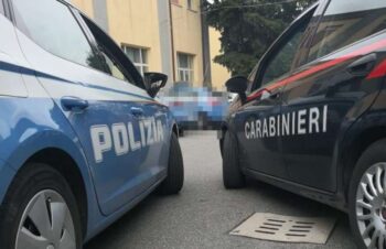 Rubano le offerte all'interno di una chiesa a Crotone, passante se ne accorge e chiama forze dell'ordine, due arresti