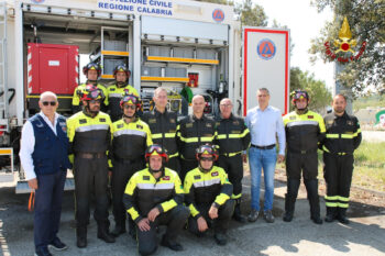 Consegnato ai Vigili del Fuoco automezzo operativo preposto alle attività di Ricerca e Soccorso in Ambito Urbano