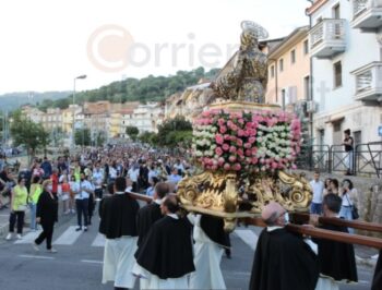 Processione San Francesco di Paola, mons. Schillaci: “Camminare insieme, gli uni accanto agli altri”