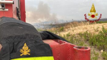 Incendi, giornata di fuoco nel territorio crotonese