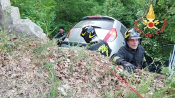 A Pentone auto finisce in dirupo, ferita la conducente di 86 anni