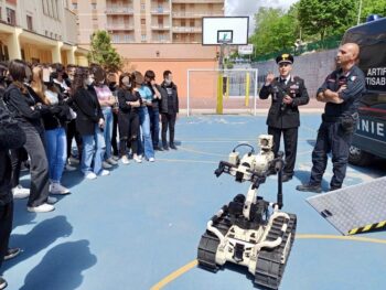 Incontri tra carabinieri e studenti per il progetto "Cultura della Legalità", visitato anche il Comando Gruppo di Lamezia Terme