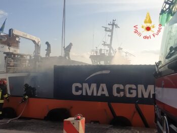 Esplode imbarcazione al Porto di Crotone, tre morti