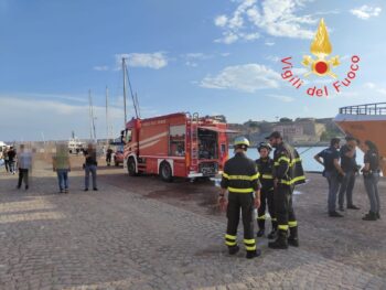 Esplode imbarcazione al Porto di Crotone, tre morti