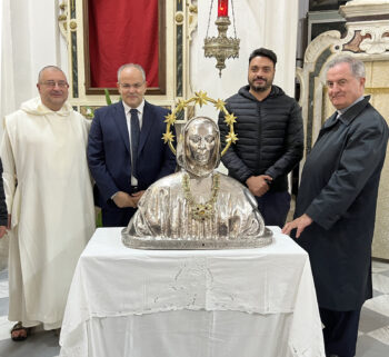 Serra San Bruno, grande festa per la posa del nuovo Stellario per il busto del santo