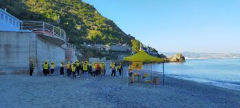 Straordinario successo per l'iniziativa "Puliamo il mondo": centinaia di ragazzi insieme per ripulire le spiagge della Costa Viola