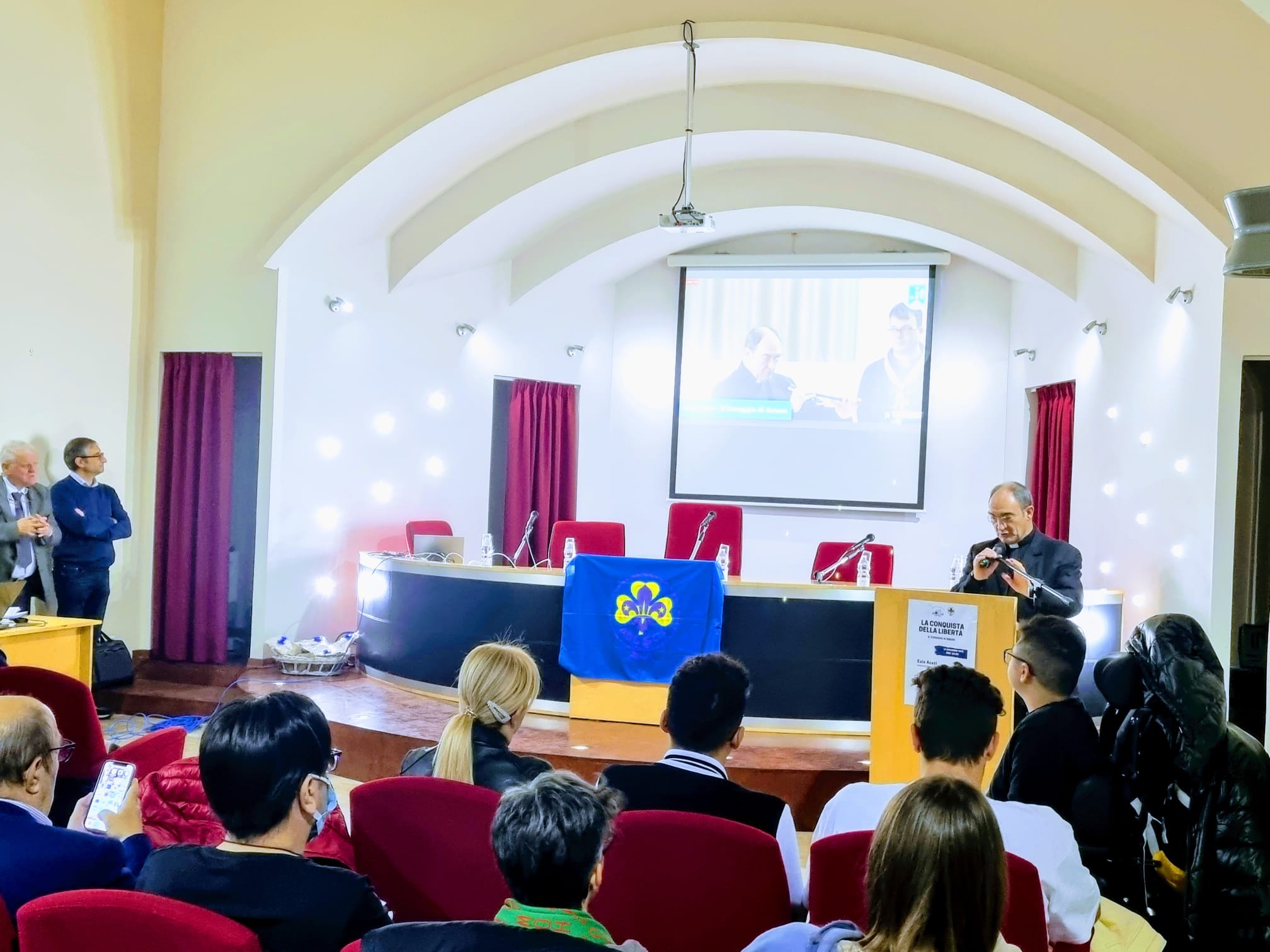 Mons. Parisi all'Agesci : “Non siamo individui, siamo persone responsabili gli uni della vita degli altri”