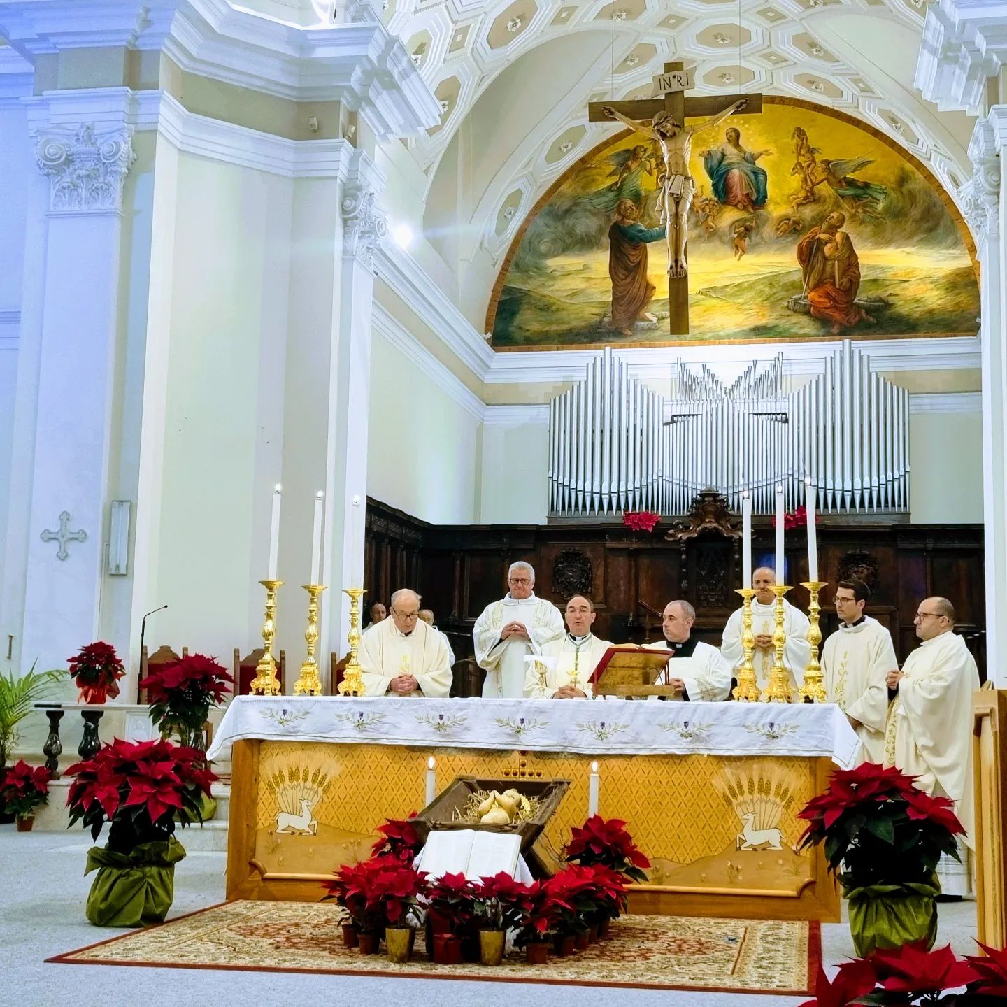 Messa della Notte di Natale, il vescovo Parisi: “Il vero Natale: scoprirci figli di Dio, amati dal Padre, veri fratelli tra di noi”