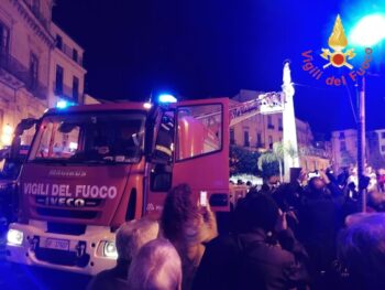 Lamezia, omaggio floreale all’Immacolata e preghiera del Vescovo