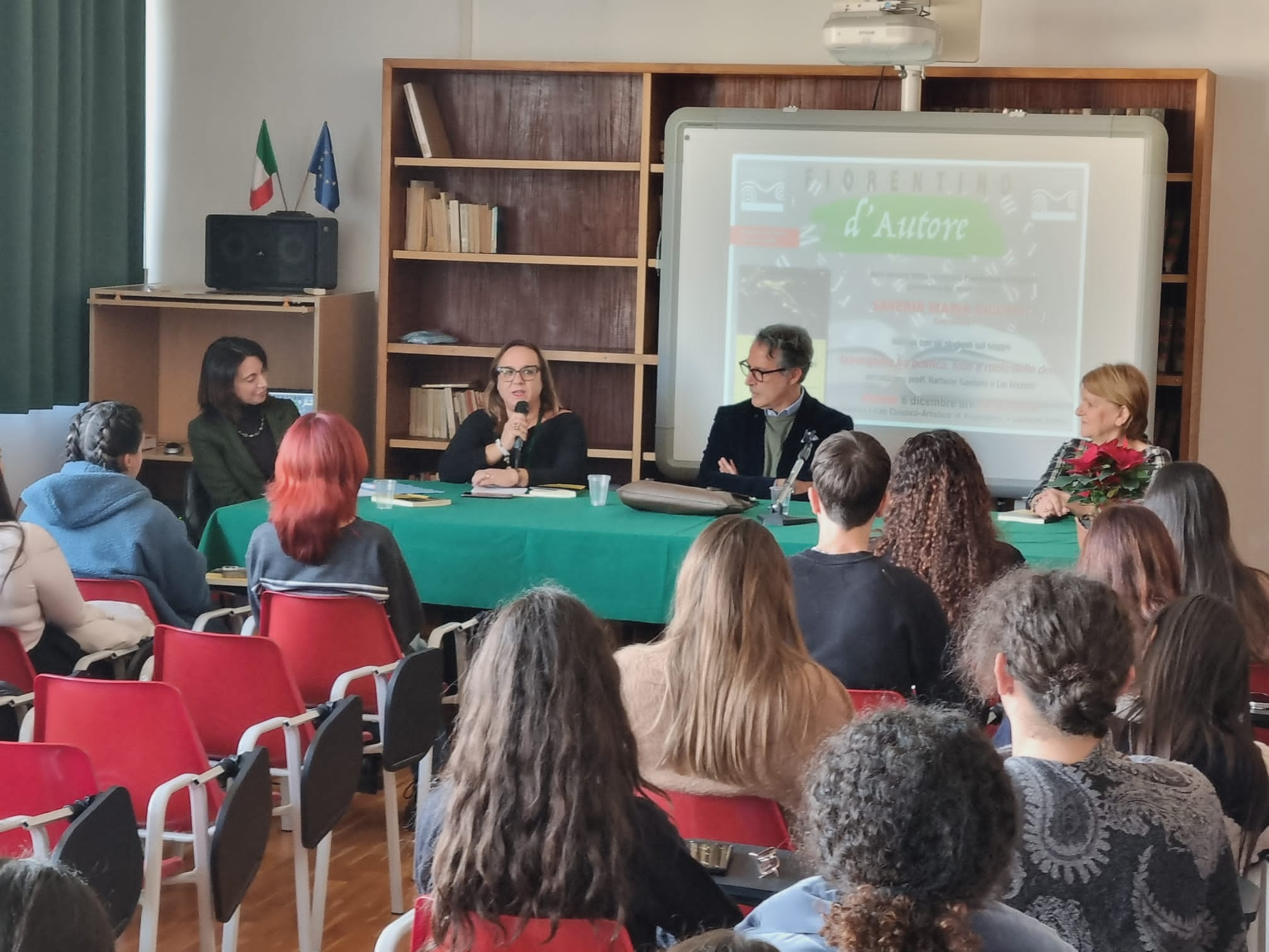 Lamezia, al Liceo “Fiorentino” gli studenti incontrano Saveria M. Gigliotti col suo saggio “‘Ndrangheta tra politica, fede e ruolo delle donne”