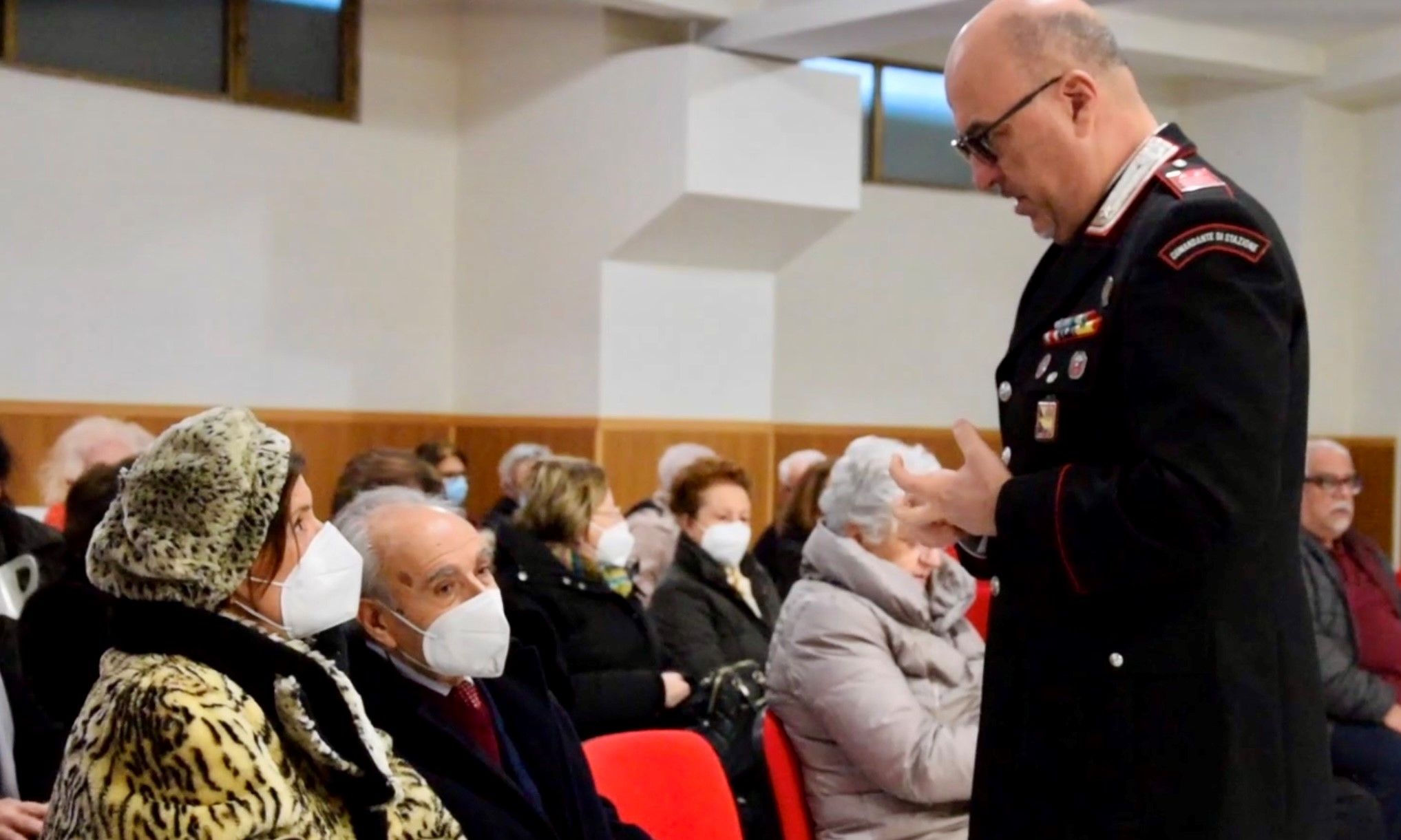 Continuano nel catanzarese gli incontri organizzati dall’Arma dei Carabinieri per sensibilizzare anziani su problema delle truffe