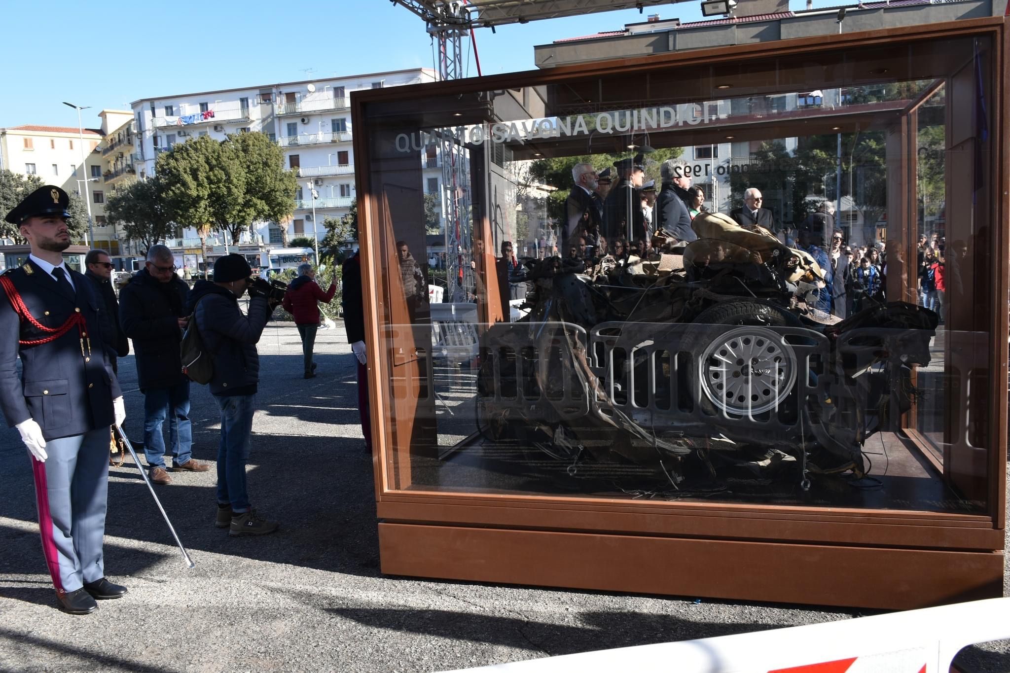 A Crotone la teca con i resti dell’auto del giudice Giovanni Falcone