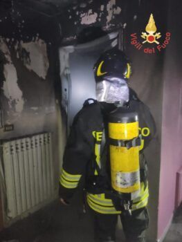 Lamezia, incendio in casa di riposo, in salvo 13 ospiti