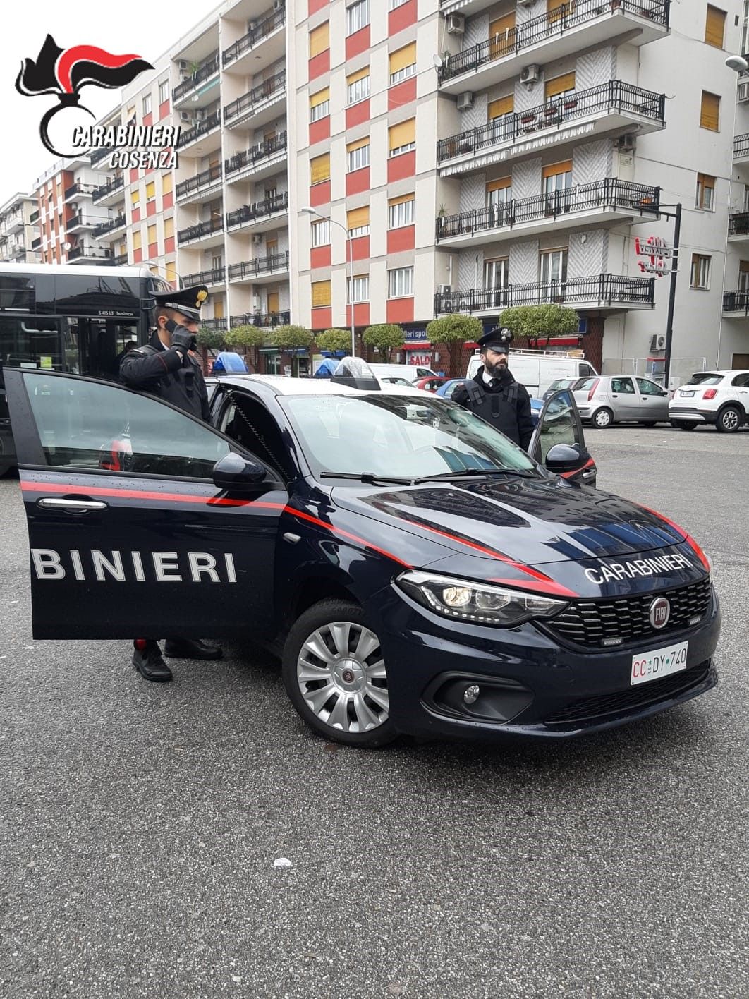 Cosenza, aggredisce e rapina due persone al prelievo al bancomat, arrestato 40enne