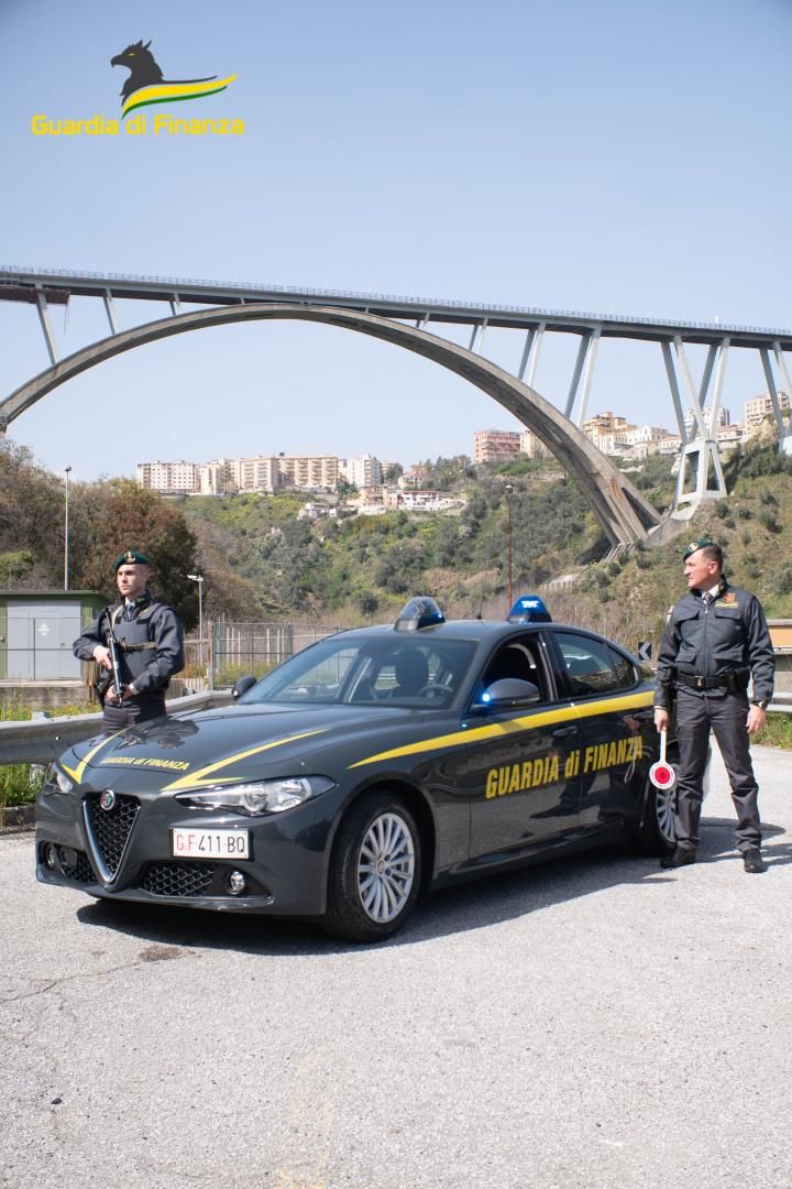 Illeciti contro il reddito di cittadinanza per oltre 1 milione di euro, denunciate 150 persone