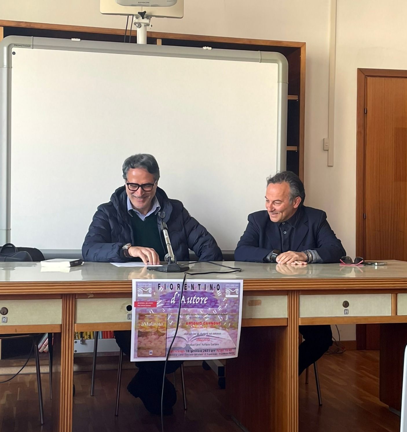 Lamezia, al Liceo classico incontro con lo scrittore Antonio Cannone: “Scuola come avamposto per affermare cultura della legalità”