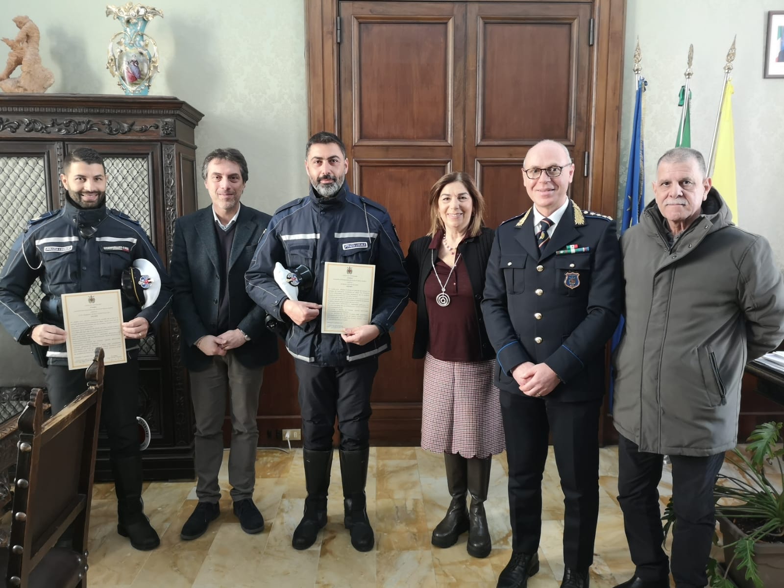 Catanzaro, encomio per gli agenti motociclisti della Polizia Locale Chiaravalloti e Sgro’